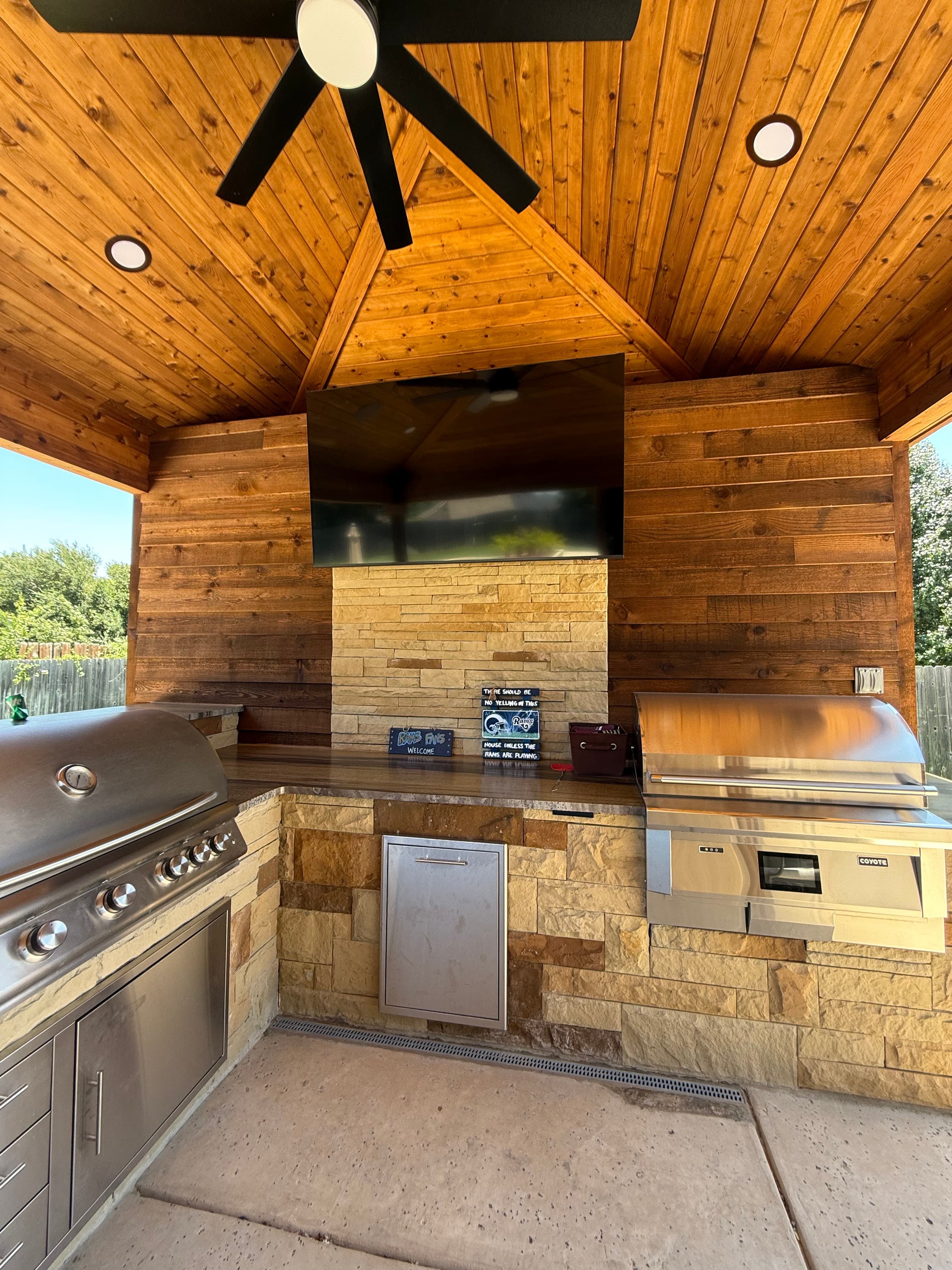 Sink and Prep Kitchen by Titan Built Outdoors